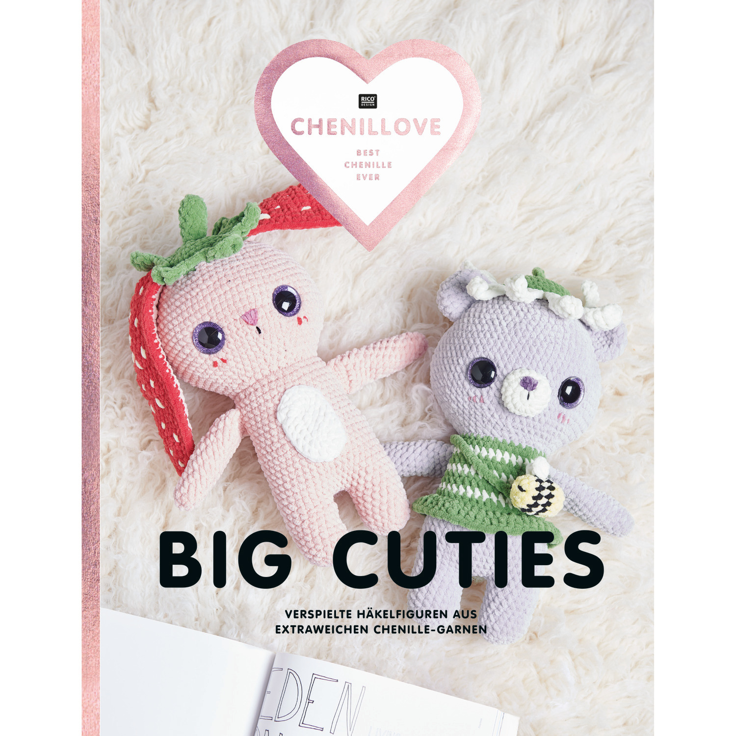 Häkelset Strawberry Bunny Modell 03 aus Chenillove Big Cuties